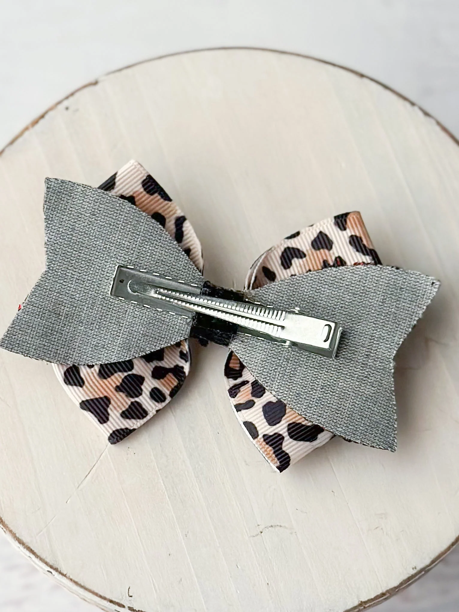 Animal Print & Glittery Bow - Image 4