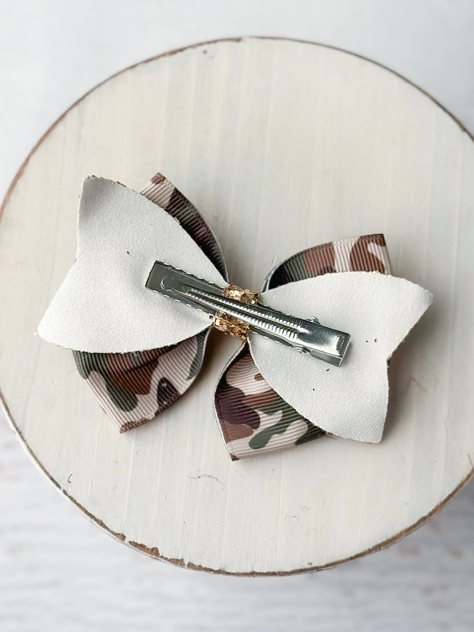 Camo & Glittery Bow - Image 3